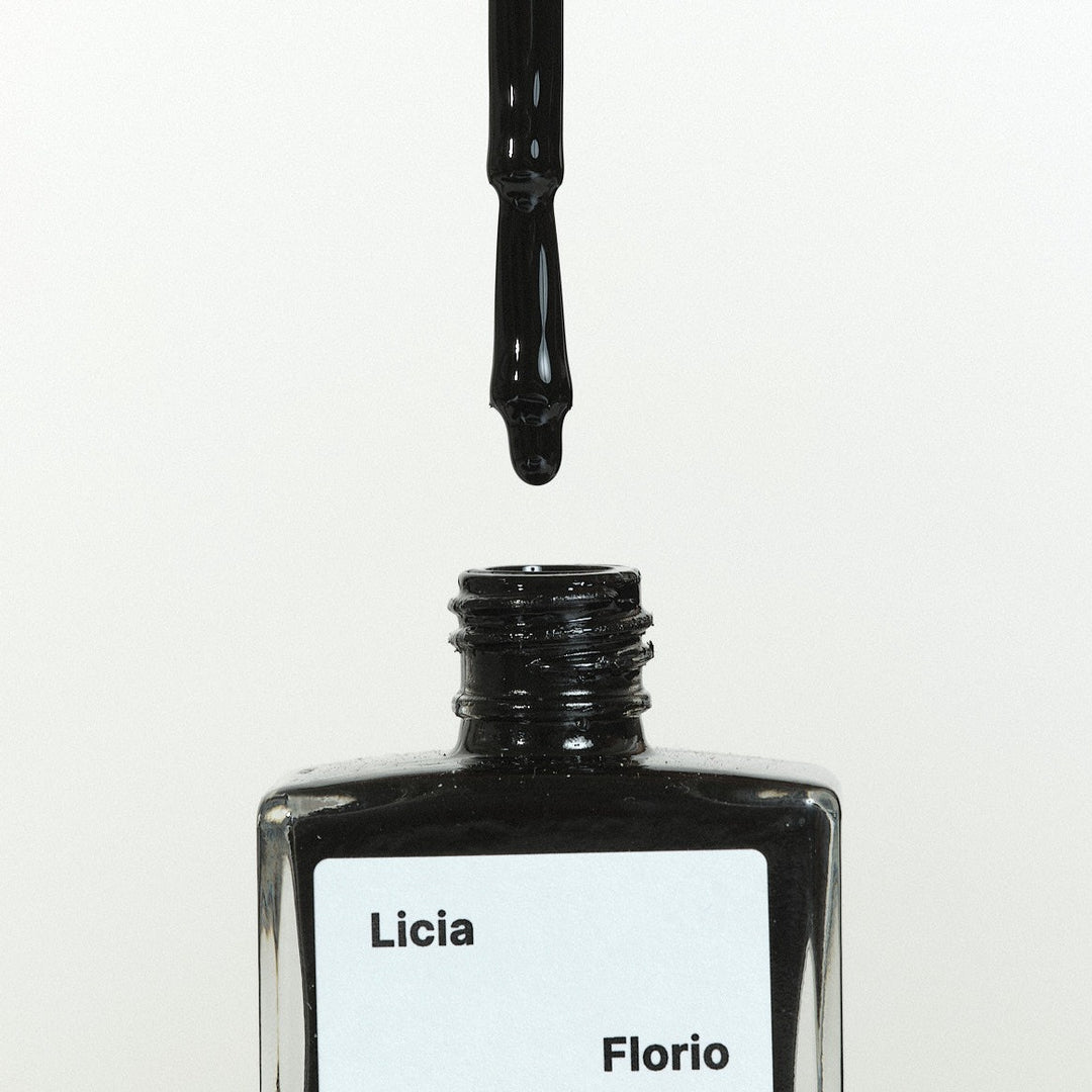 DISPLAY -  Licia Florio Nail Polish in Hot Magic