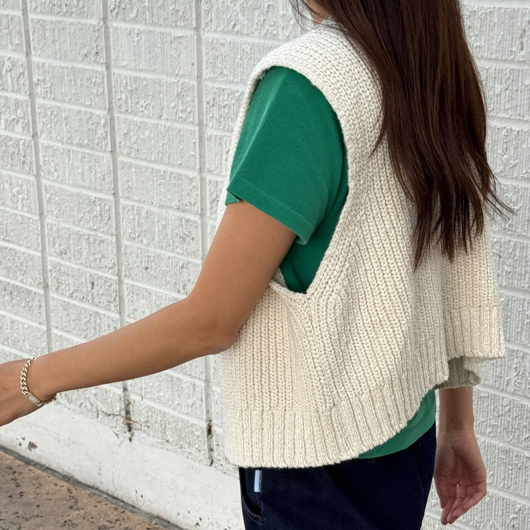 Le Bon Shoppe Granny Cotton Sweater Vest in Naturel