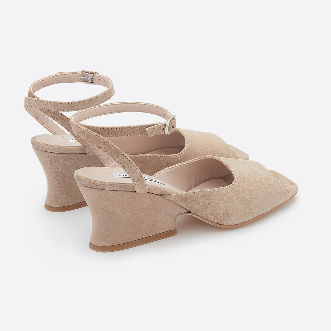 About Arianne Diane Shoe in Taupe